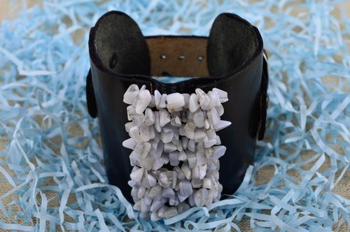 Pulsera de piel con piedras hecha a mano regalo original accesorio para mujer - MADEheart.com