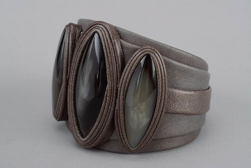 Bracelet made of leather and horn - MADEheart.com