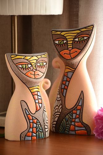 2 ceramic kitties shape vases for décor 50 and 75 oz 12&10 inches in beige color 6 lb - MADEheart.com