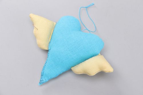 Cuore decorativo fatto a mano pendente di stoffa decorazione da appendere - MADEheart.com