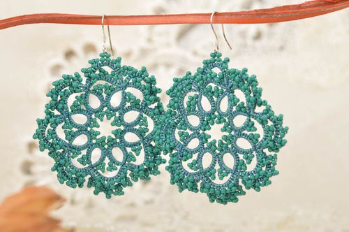 Boucles doreilles en dentelle frivolité faites main turquoise pendantes - MADEheart.com