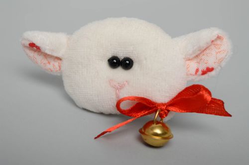 Fabric brooch White Lamb - MADEheart.com