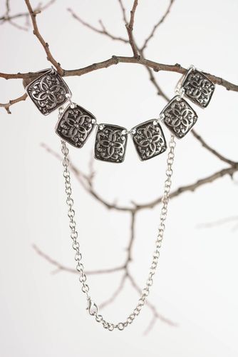 Collier en métal Vilgiana fait main - MADEheart.com