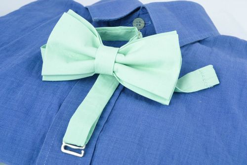 Fabric bow tie of light turquoise color - MADEheart.com