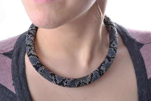 Collar de abalorios checos de diseño original multicolor hecho a mano femenino - MADEheart.com