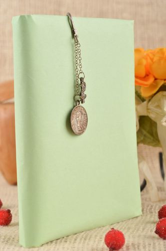 Handgemachtes schönes Lesezeichen für Bücher Lesezeichen aus Metall auffallend - MADEheart.com