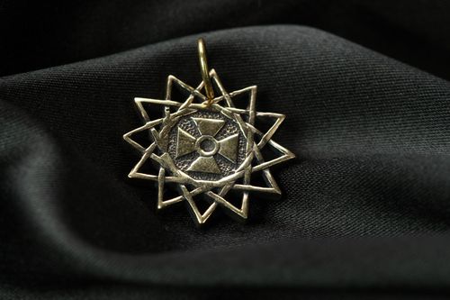 Pendentif en bronze fait main Croix de Malte - MADEheart.com