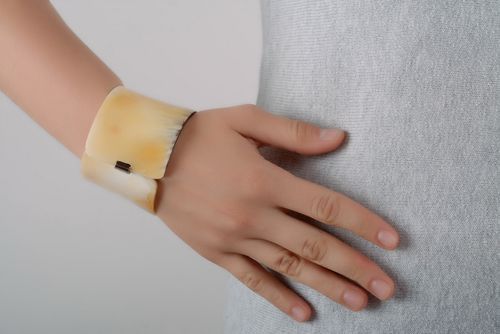Bracelet en corne de vache fait main  - MADEheart.com
