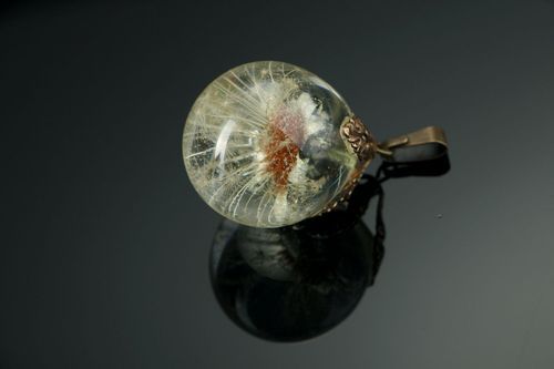 Pendant made of dandelion, coated with epoxy resin - MADEheart.com