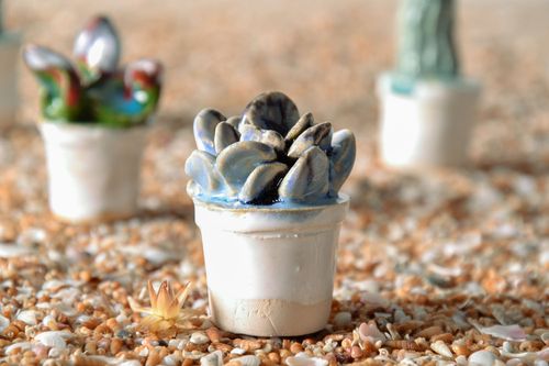 Estatueta de argila para decoração da casa  - MADEheart.com