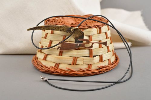 Handgemachter schöner Metall Anhänger Engel Amulett aus Kupfer für Freundin - MADEheart.com