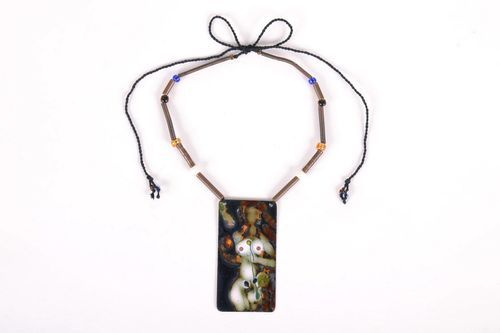 Pendant Nude with flower - MADEheart.com