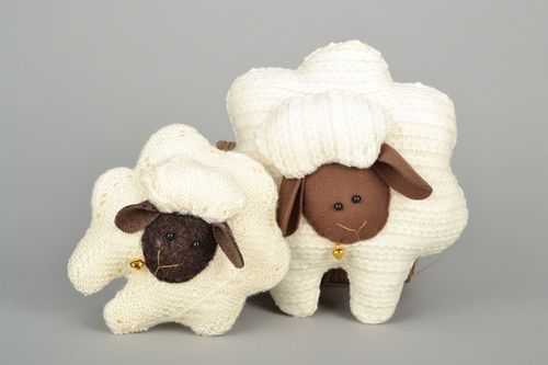 Мягкая игрушка-подушка Маленькая овечка - MADEheart.com