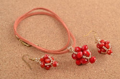 Boucles doreilles et Pendentif femme fait main Accessoires femme rouges - MADEheart.com