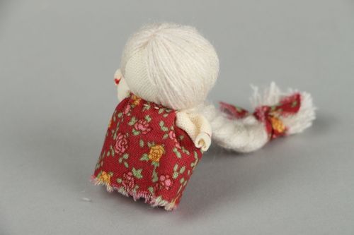 Traditional folk doll - MADEheart.com