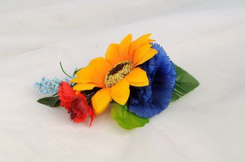 Grampo de cabelo com flores artificiais - MADEheart.com