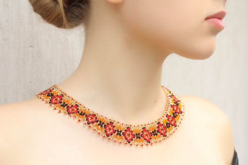 Colar largo de miçangas checas feito à mão acessórios de mulher artesanais - MADEheart.com