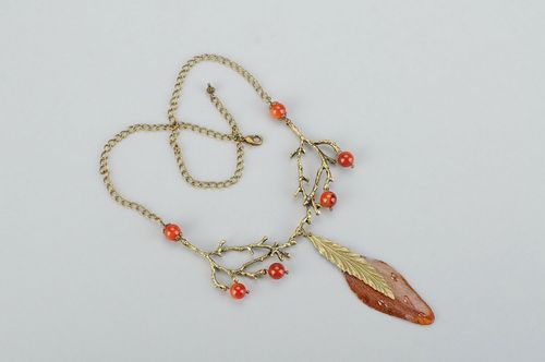Necklace made of lily petals and agate - MADEheart.com