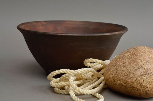 Escudilla de arcilla roja artesanal honda marrón para ensaladas original - MADEheart.com