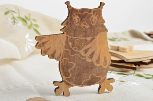 Sujet à décorer en bois brut fait main figurine chouette plate pour serviettage - MADEheart.com