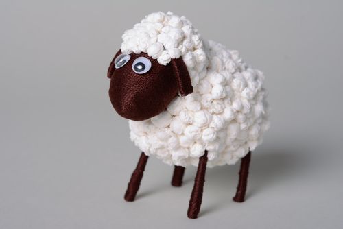 Textil Kuscheltier Schaf weiß aus Baumwollgarn für Interieur handmade  - MADEheart.com