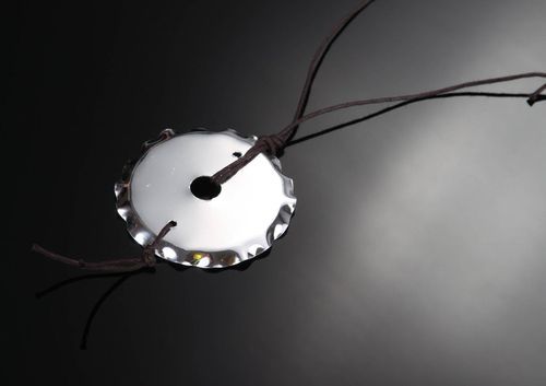 Collar con colgante de metal - MADEheart.com