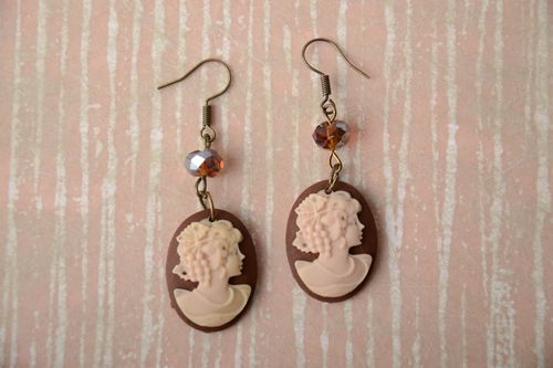 Handmade oval cameo polymer clay dangling earrings in light color palette - MADEheart.com