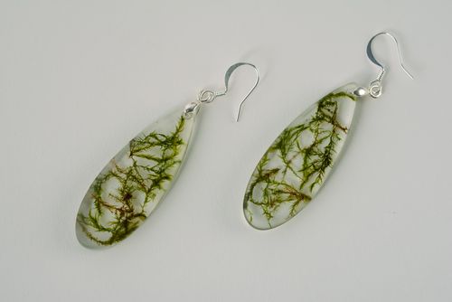 Handmade drop earrings with moss coated with epoxy resin - MADEheart.com