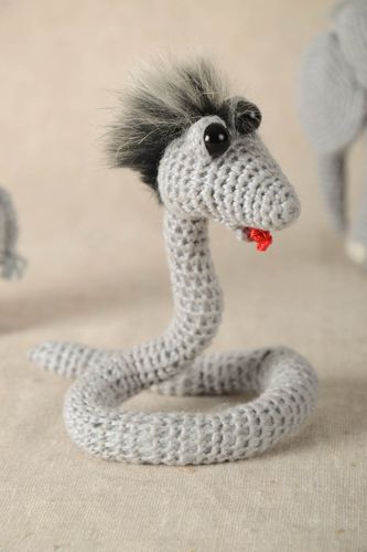 Muñeco de ganchillo hecho a mano juguete original regalo para niño Serpiente - MADEheart.com