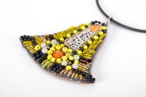 Necklace Made of Fasteners and Beads - MADEheart.com