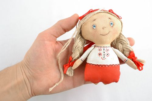 Мягкая интерьерная подвеска кукла с ванильным запахом - MADEheart.com