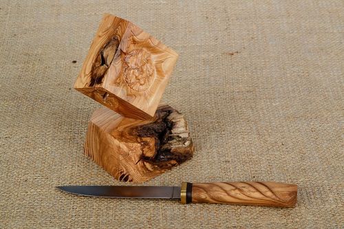 Cortapapeles sobre soporte - MADEheart.com