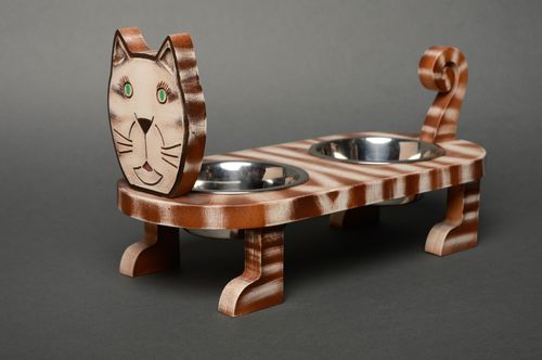 Plywood dining table for cats - MADEheart.com