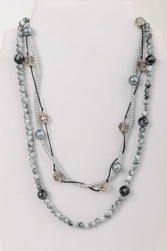 Collar de cuentas de cristal checo y perlas de cerámica artesanal gris  - MADEheart.com