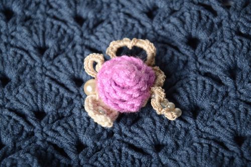 Broche fleur Bijou fait main tricot crochet coton laine Accessoire femme - MADEheart.com