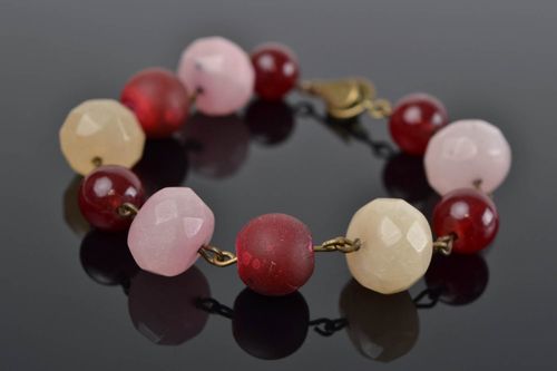 Bracelet en pierres naturelles corail et agate fait main fin de créateur - MADEheart.com