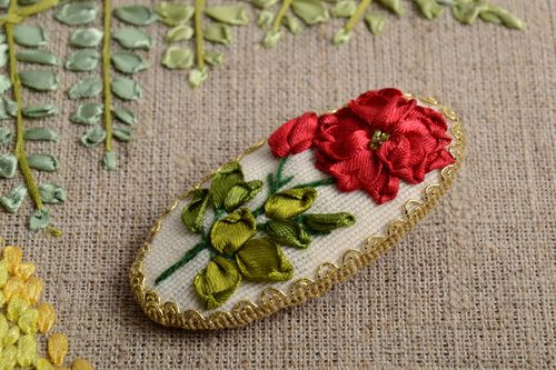 Broche en tissu fleur faite main avec rubans de satin accessoire original Rose - MADEheart.com