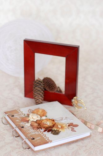 Livre dor fait main 50 feuilles avec fleurs en relief et ruban design original - MADEheart.com