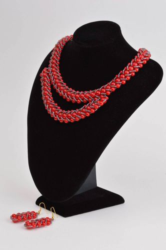 Juego de bisutería artesanal regalo original collar y pendientes de abalorios - MADEheart.com