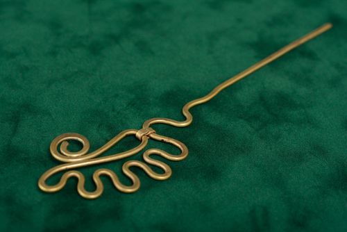 Заколка для волос из латуни в технике wire wrap необычная шпилька ручной работы - MADEheart.com