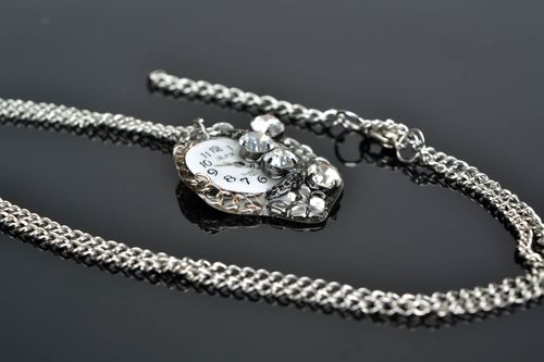 Pendentif en métal de couleur argent Cadran - MADEheart.com