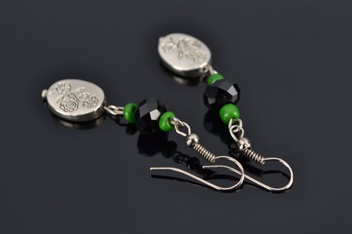 Boucles doreilles à pendeloques faites main - MADEheart.com