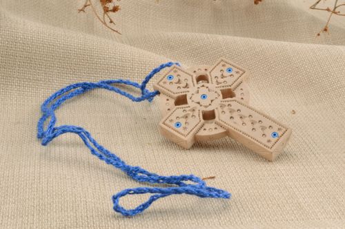 Inlaid wooden cross necklace - MADEheart.com