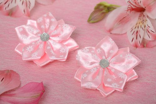 Handmade pink hair clips made of satin ribbons for kids 2 pieces - MADEheart.com