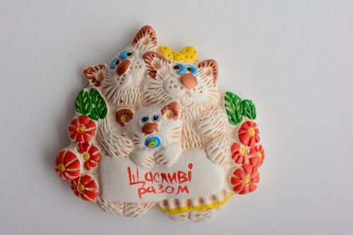 Ceramic fridge magnet Cat Family - MADEheart.com