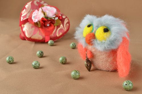 Felted wool toy owl - MADEheart.com
