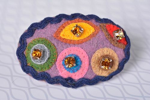 Beautiful handmade felt brooch jewelry costume jewelry designs gifts for her - MADEheart.com