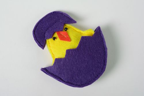 Handmade educational toy sewn of felt chicken in eggshell for little children - MADEheart.com