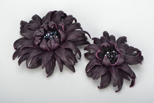 Conjunto de broches Granate en color lila - MADEheart.com