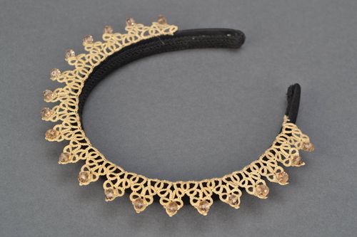 Corona para cabello en la técnica de frivolité - MADEheart.com